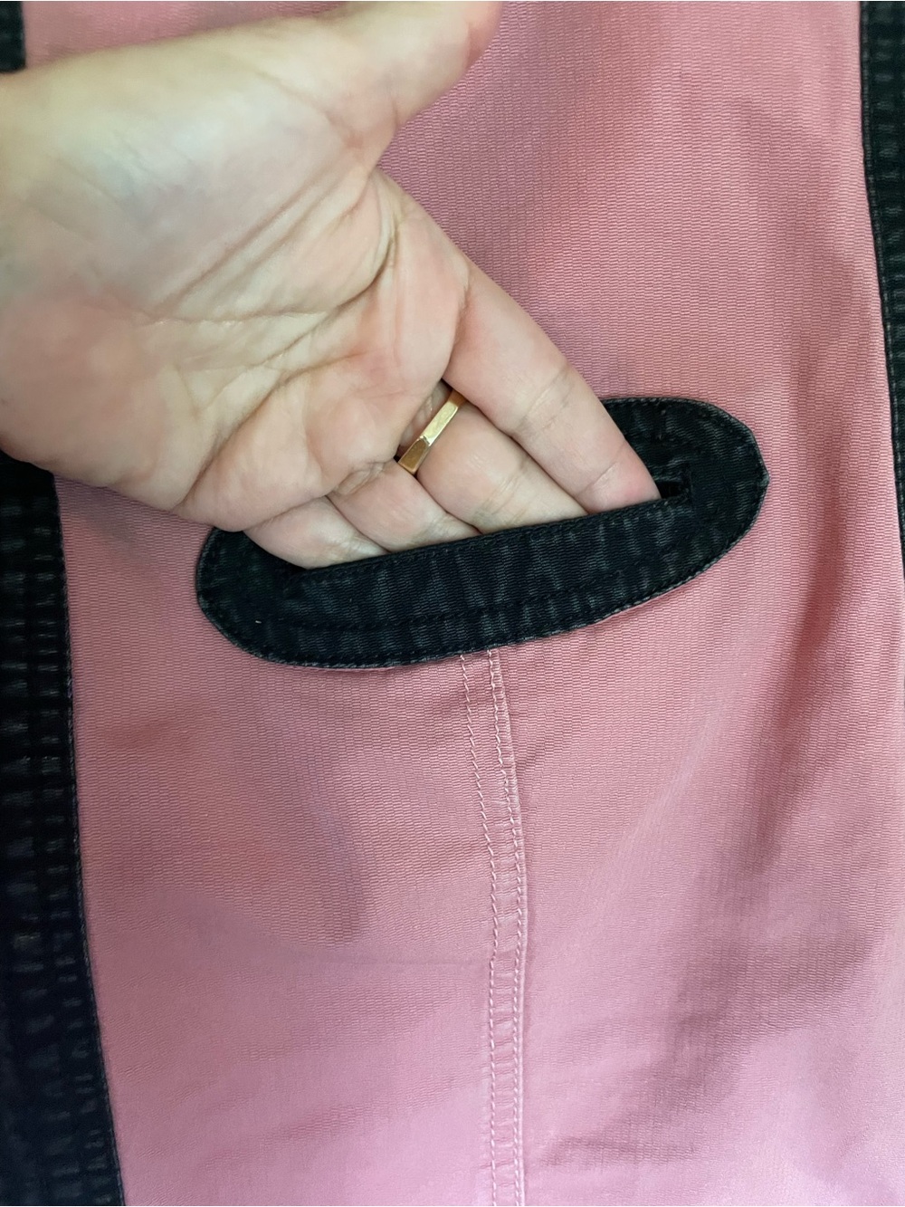 Marc Jacobs Pink Mini Dress with Black Trim - Picture 3 of 10
